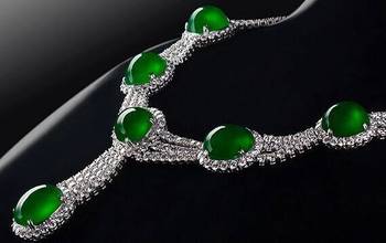 翡翠保養之道 忽視日常維護，再昂貴的藏品終將黯淡