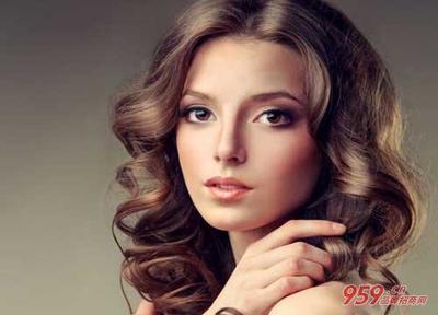 加盟理發店如何選擇？結合美發飾品銷售提升盈利的全攻略